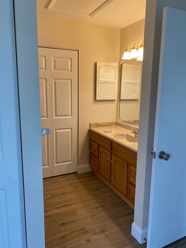 Building Photo - 1431 Sheafe Ave NE