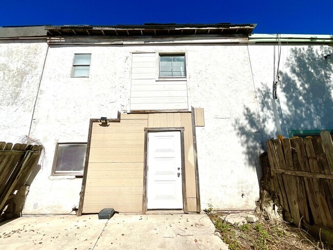 Building Photo - **APPLICATION RECEIVED** Available NOW! Prime Location 3-Bedroom, 2-Bath Home In Converse!!