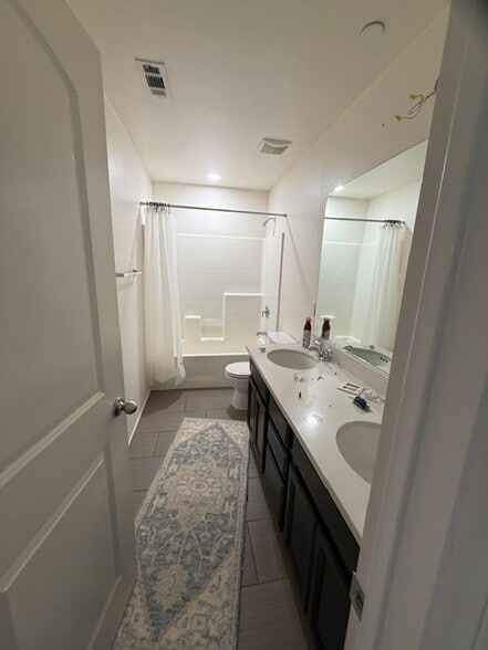 Building Photo - 15645 Calabria Ct