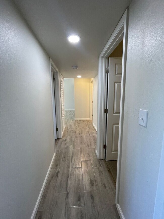 Building Photo - WELCOME HOME TO BULLARD’S BEST-KEPT SECRET!