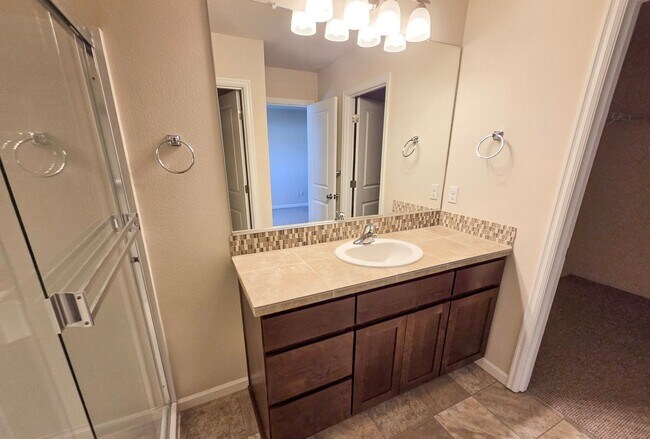Building Photo - 5725 Karen Lynn Loop S