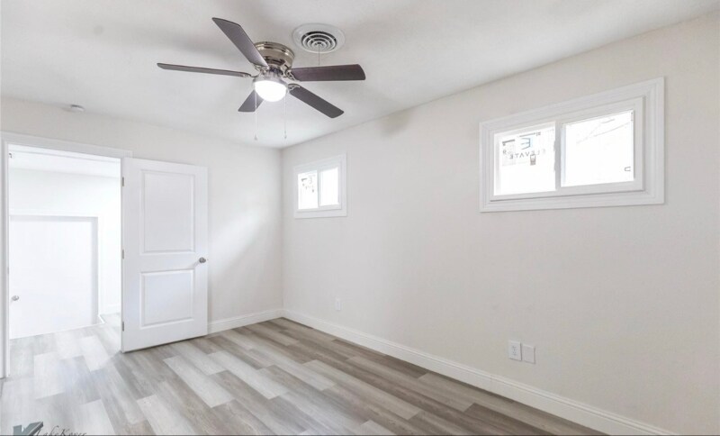 Building Photo - 1433 Park Ave