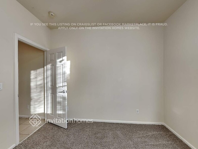 Building Photo - 16414 E 117th Ave