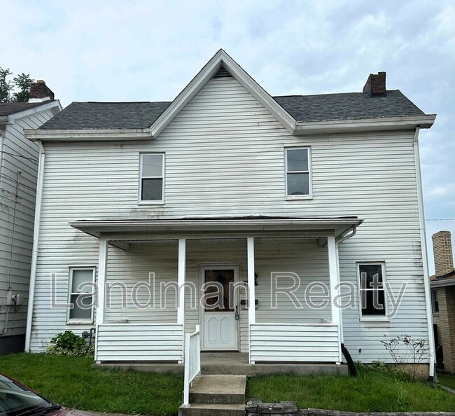 Building Photo - 617 9th St