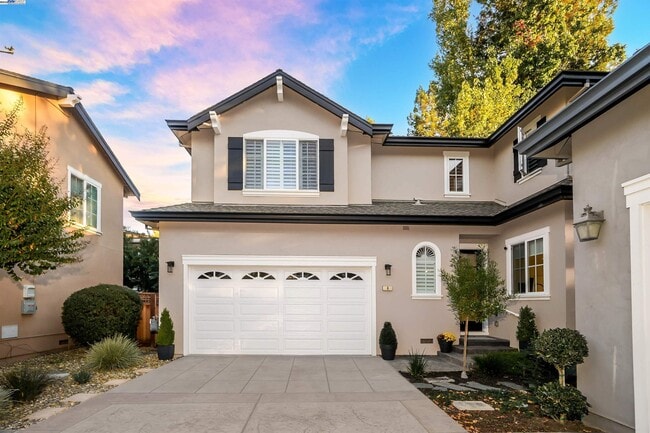 Primary Photo - 4 Hardy Ct