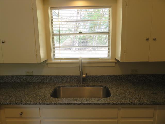 Building Photo - 604 FM 120