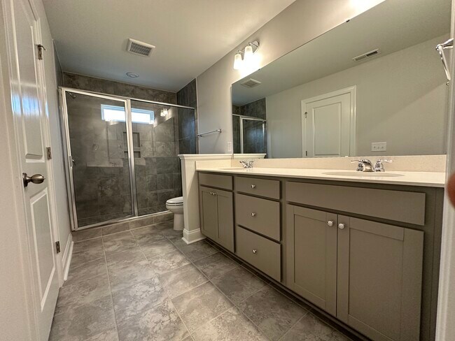 Master bath - 579 Forestville Rd