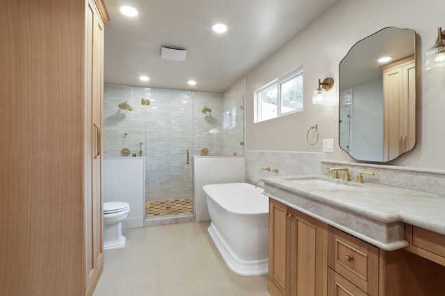 Building Photo - 3 bed 2 bath remodeled home features rustic charm blended with contemporary elegance