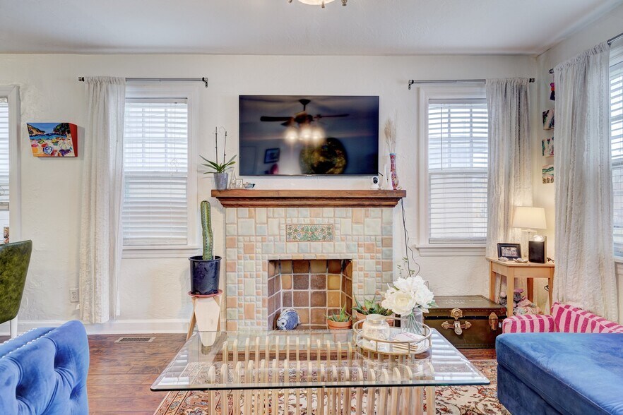 Building Photo - 308 NW 24th St