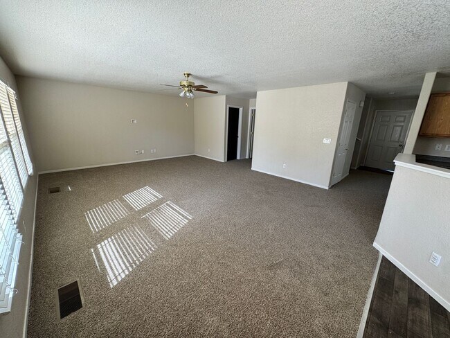 Building Photo - 7744 Tulear St