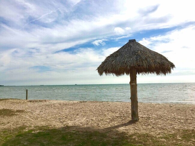 Building Photo - 1131 S 8th St