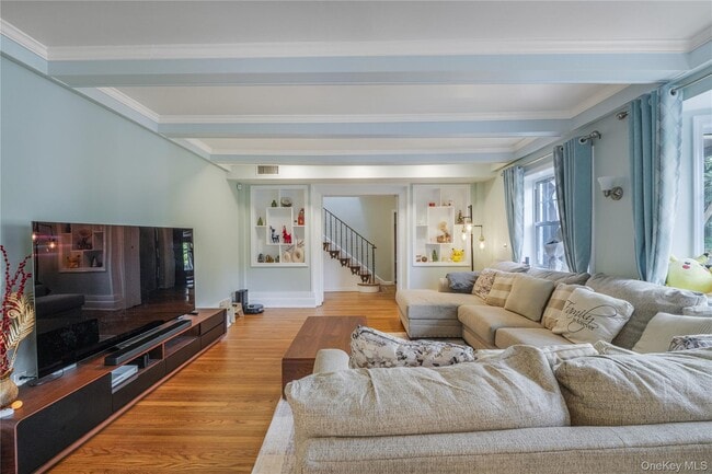 Building Photo - 24 Mineola Ave