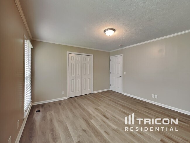 Building Photo - 2103 Winthorne Ln