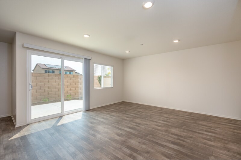 Building Photo - 28650 New Yorker Ln