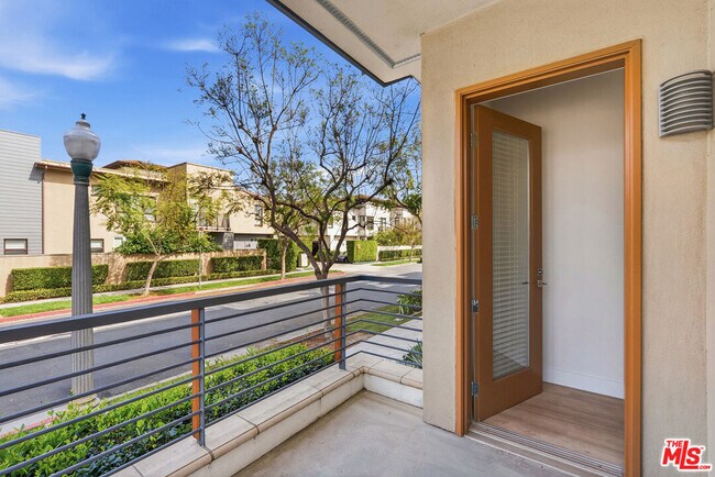 Building Photo - 12920 W Runway Rd