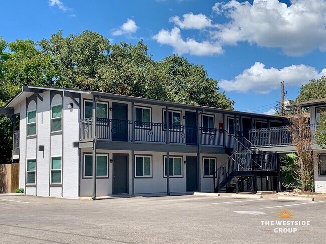 Building Photo - 1814 Waterston Ave