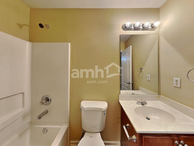 Building Photo - 1319 Station Ridge Dr