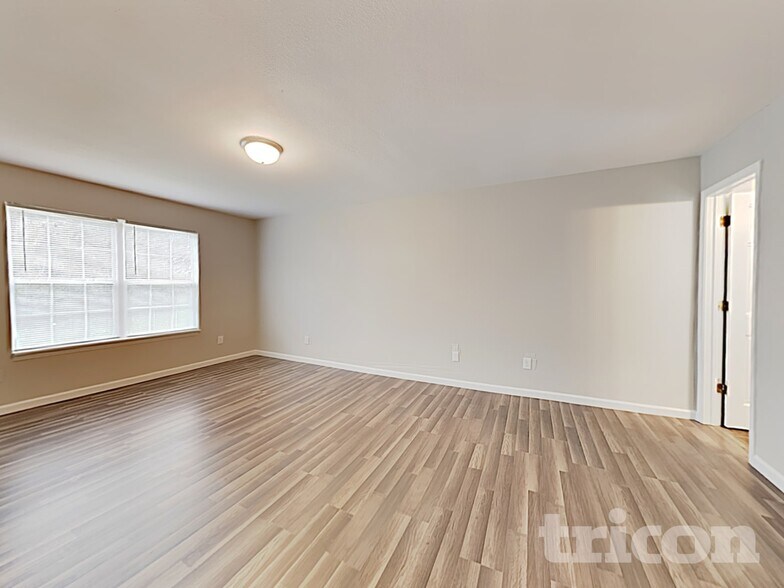 Building Photo - 2238 Leaf Dr