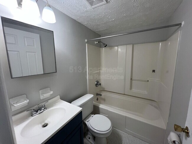 Building Photo - 6211 Graceland Ave