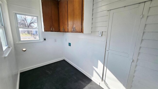 Building Photo - 205 Madison Ave NE