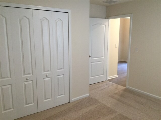 Building Photo - 297 N Hamilton Springs Rd