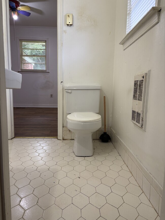 Building Photo - 429 Lyerly St