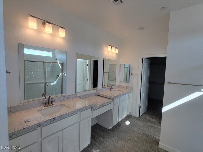 Building Photo - 187 Jaldena Ln