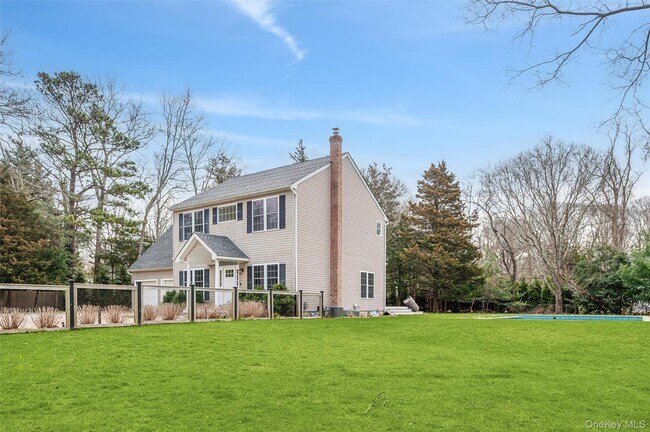 Building Photo - 4056 Noyack Rd