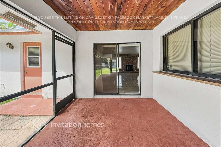 Building Photo - 13325 Kingsbury Dr