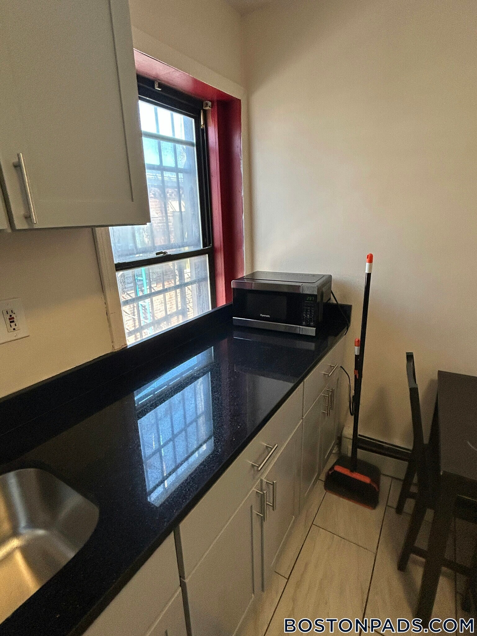 Building Photo - 871 Harrison Ave