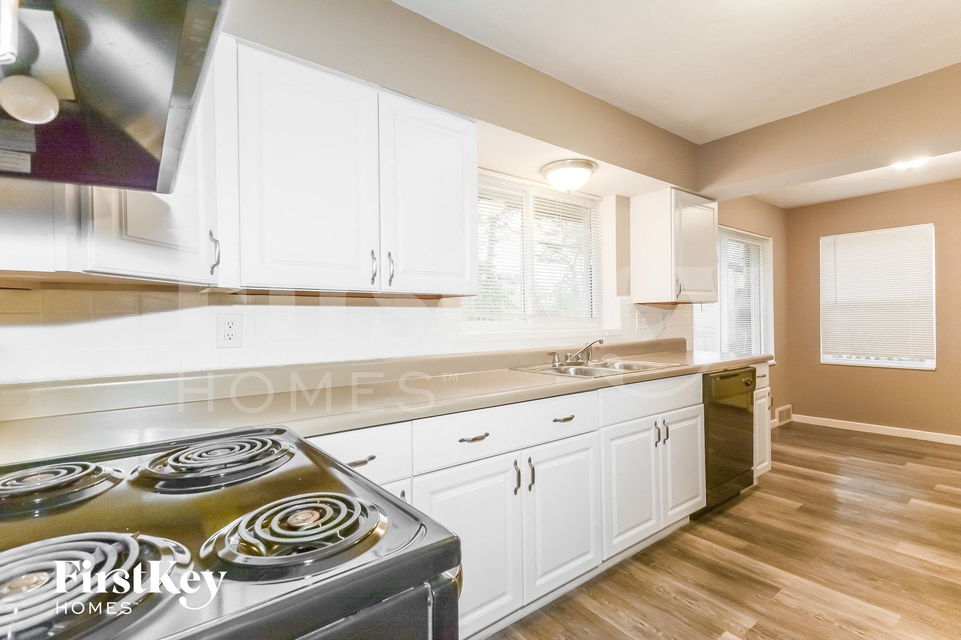 Building Photo - 10220 Capitol Dr