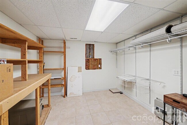 Building Photo - 16922 Laureate Rd
