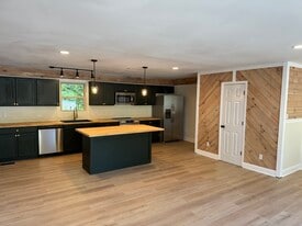 Building Photo - 49 Bayshore Dr