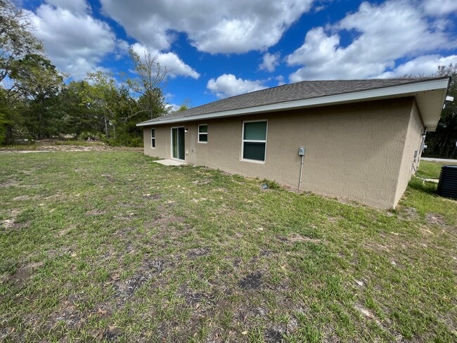 Building Photo - Charming 3-Bedroom, 2-Bathroom Single-Family Home in Ocklawaha!