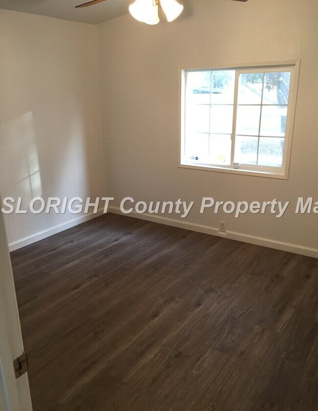 Building Photo - AVAILABLE JUNE - Beautiful Paso Robles Manufactured Home - 3 Bedroom / 2 Bathroom