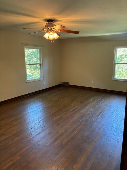 Building Photo - 4015 Gibsonia Rd