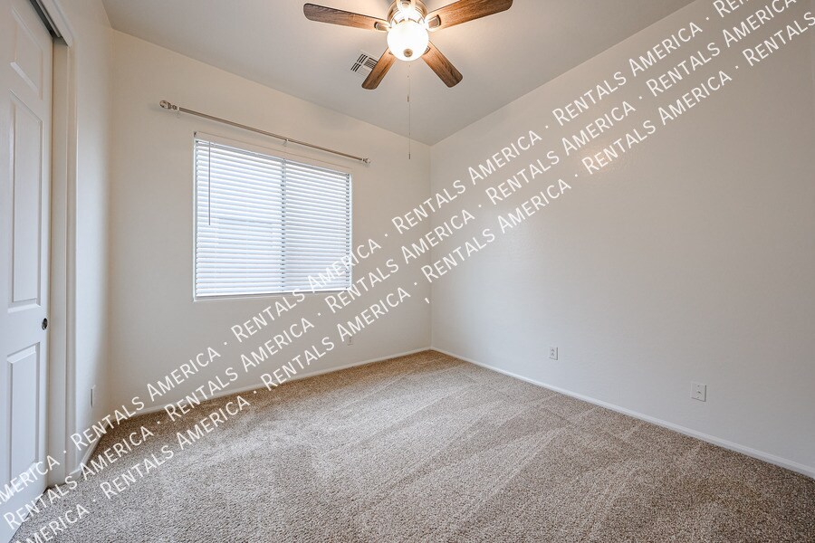 Building Photo - 6274 S View Ln