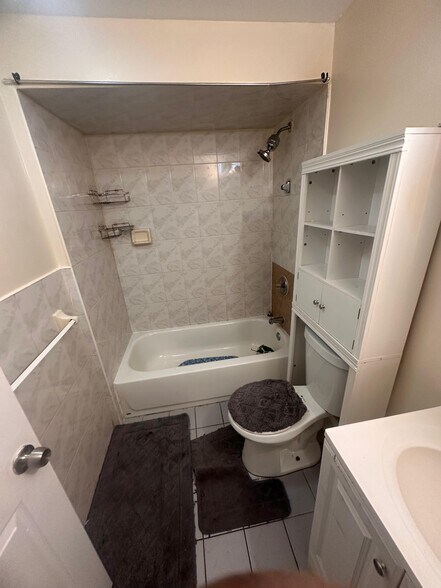 Building Photo - 408-410 S 19th St