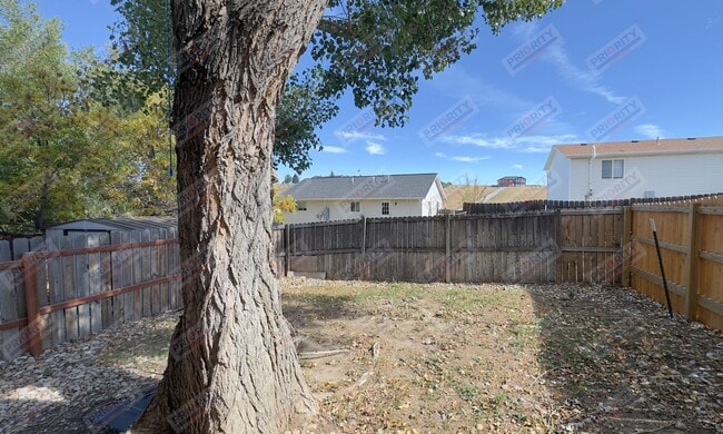 Building Photo - Townhouse in Westover