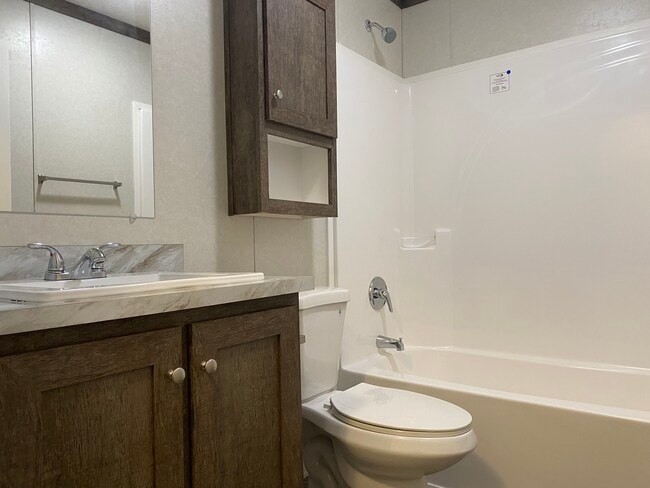 Building Photo - 3413 Bissell Rd