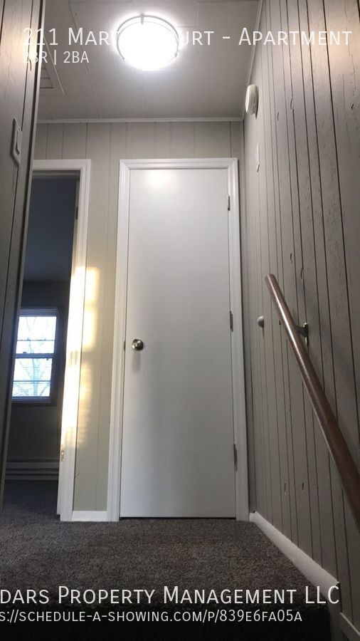 Building Photo - 211 Martin Ct