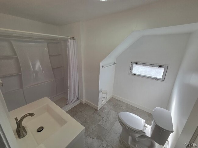 Building Photo - 210 N Midler Ave