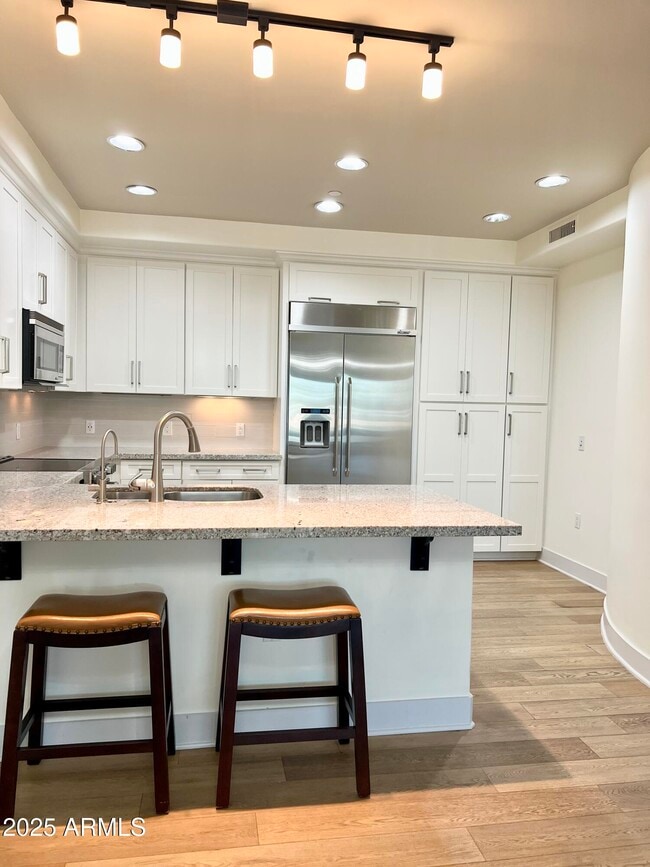 Building Photo - 4803 N Woodmere Fairway