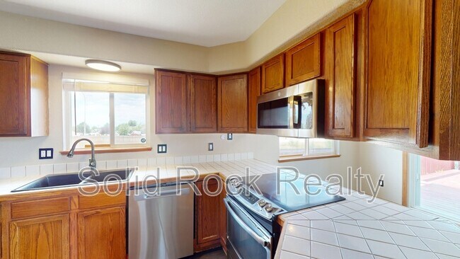 Building Photo - 4770 Beechvale Dr