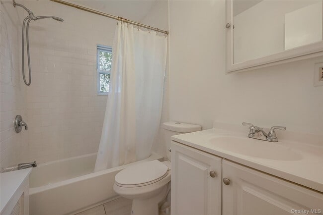 Building Photo - 148 S 4th St