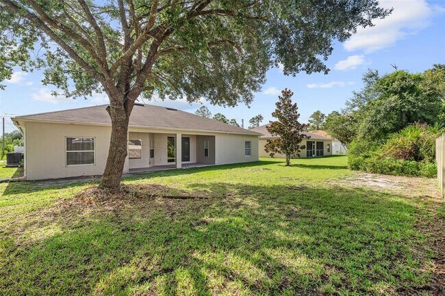 Building Photo - 32 Roxton Ln