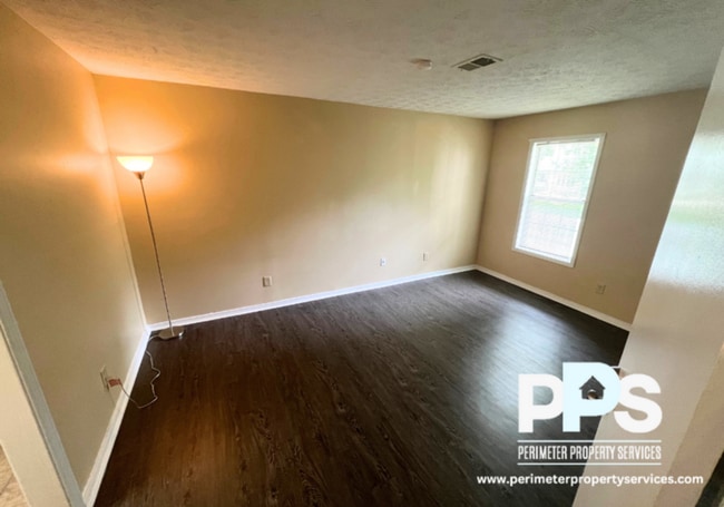 Building Photo - 801 Countryside Pl