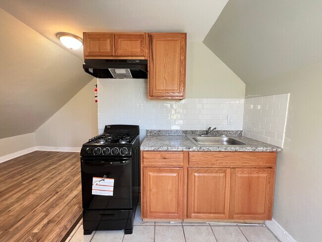 Unit 3 - 251 S 8th St