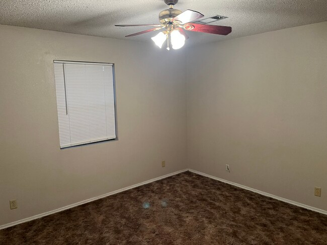 Building Photo - 821 Nancy Ln