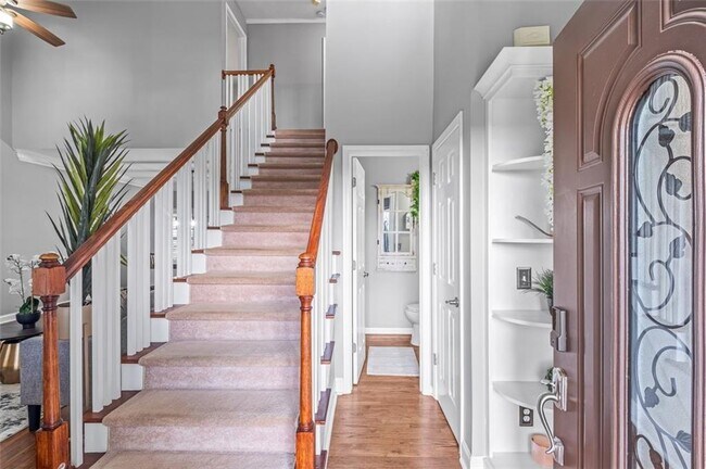 Building Photo - 555 Douthit Ferry Rd